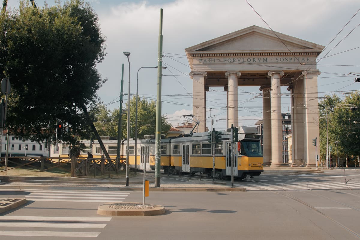 Piazza XXIV Maggio e Porta Ticinese a Milano